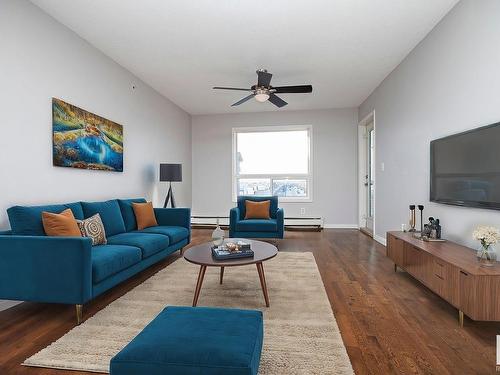 424 5005 165 Avenue, Edmonton, AB - Indoor Photo Showing Living Room