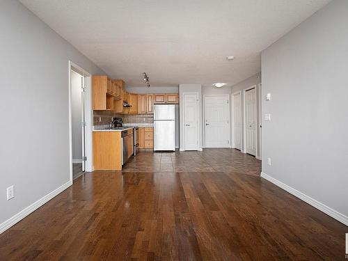 424 5005 165 Avenue, Edmonton, AB - Indoor Photo Showing Kitchen