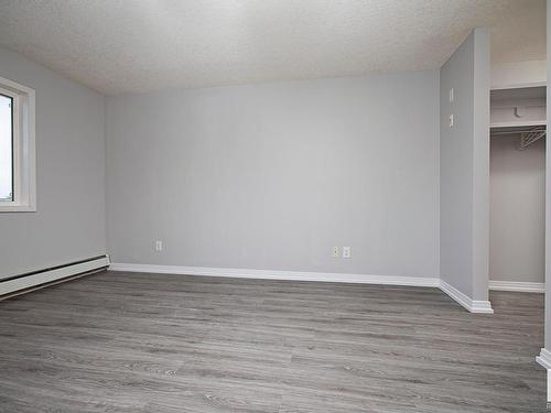 424 5005 165 Avenue, Edmonton, AB - Indoor Photo Showing Other Room