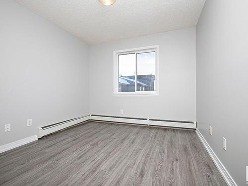 424 5005 165 Avenue, Edmonton, AB - Indoor Photo Showing Other Room