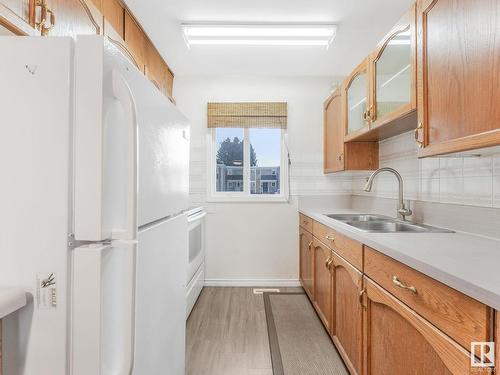 14656 121 Street, Edmonton, AB - Indoor Photo Showing Kitchen With Double Sink