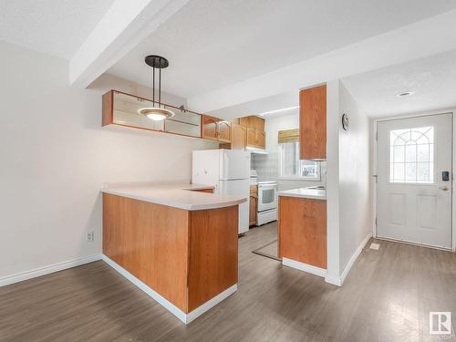 14656 121 Street, Edmonton, AB - Indoor Photo Showing Kitchen