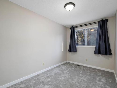 5 Warwick Road, Edmonton, AB - Indoor Photo Showing Other Room