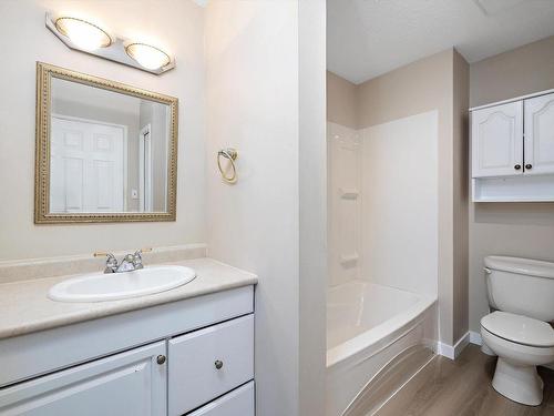 5 Warwick Road, Edmonton, AB - Indoor Photo Showing Bathroom