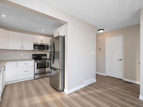 5 Warwick Road, Edmonton, AB - Indoor Photo Showing Kitchen With Stainless Steel Kitchen