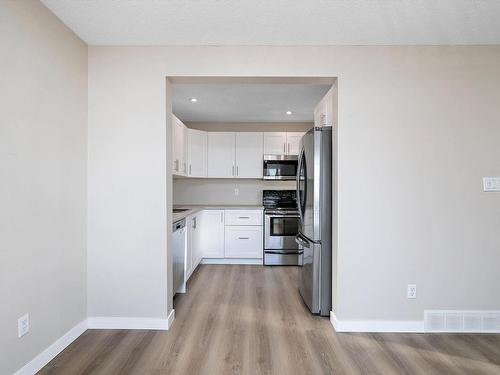 5 Warwick Road, Edmonton, AB - Indoor Photo Showing Kitchen