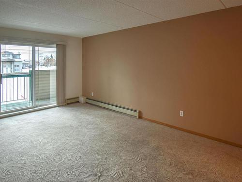 206 112 Church Road, Spruce Grove, AB - Indoor Photo Showing Other Room