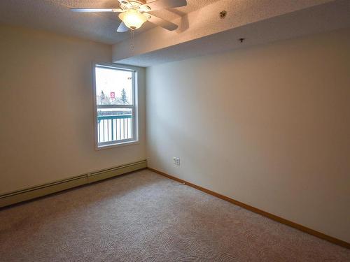 206 112 Church Road, Spruce Grove, AB - Indoor Photo Showing Other Room