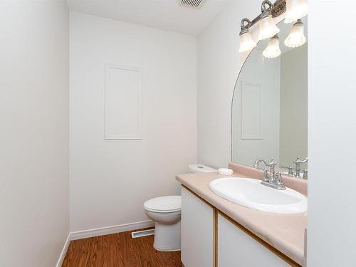 27 4630 17 Avenue, Edmonton, AB - Indoor Photo Showing Bathroom