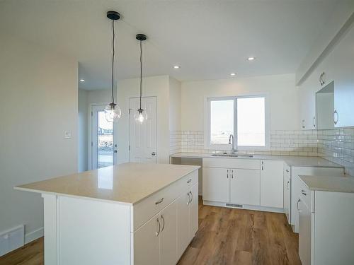 1557 Sandstone Boulevard, Sherwood Park, AB - Indoor Photo Showing Kitchen