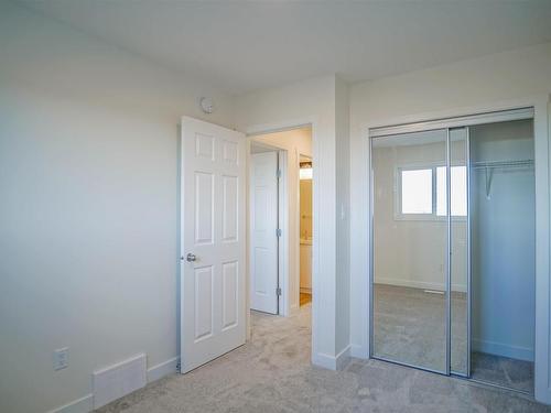 1557 Sandstone Boulevard, Sherwood Park, AB - Indoor Photo Showing Other Room