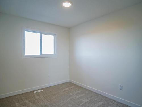 1557 Sandstone Boulevard, Sherwood Park, AB - Indoor Photo Showing Other Room