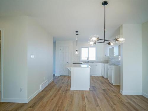 1557 Sandstone Boulevard, Sherwood Park, AB - Indoor Photo Showing Kitchen