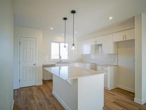 1557 Sandstone Boulevard, Sherwood Park, AB - Indoor Photo Showing Kitchen With Upgraded Kitchen