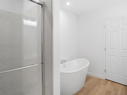 1660 13 Street, Edmonton, AB - Indoor Photo Showing Bathroom