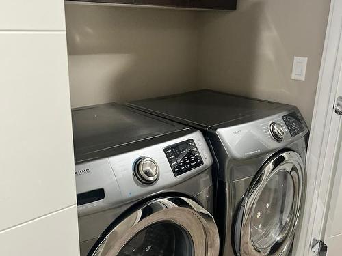 2518 22 Avenue, Edmonton, AB - Indoor Photo Showing Laundry Room