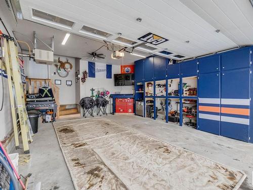 30 Santa Fe Court, Fort Saskatchewan, AB - Indoor Photo Showing Garage