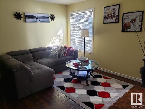 39 230 Edward Drive Drive Sw, Edmonton, AB - Indoor Photo Showing Living Room