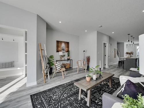 11422 122 Street, Edmonton, AB - Indoor Photo Showing Living Room