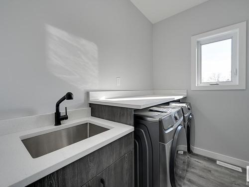 11422 122 Street, Edmonton, AB - Indoor Photo Showing Laundry Room