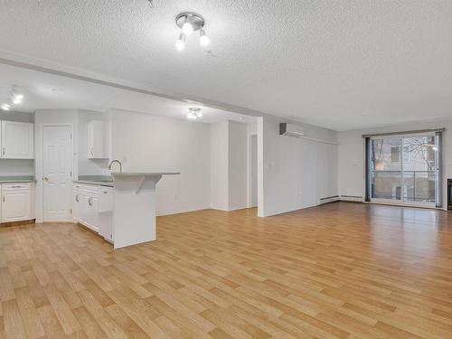 204 5106 49 Avenue, Leduc, AB - Indoor Photo Showing Kitchen