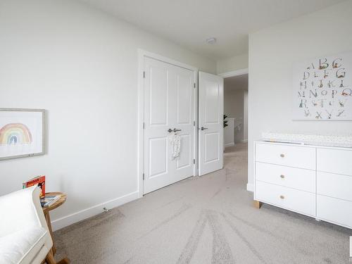 327 29 Street, Edmonton, AB - Indoor Photo Showing Bedroom