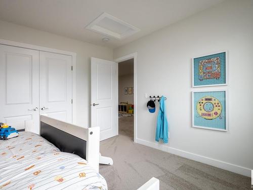 327 29 Street, Edmonton, AB - Indoor Photo Showing Bedroom