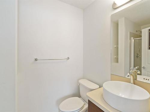 5241 Chappelle Road, Edmonton, AB - Indoor Photo Showing Bathroom