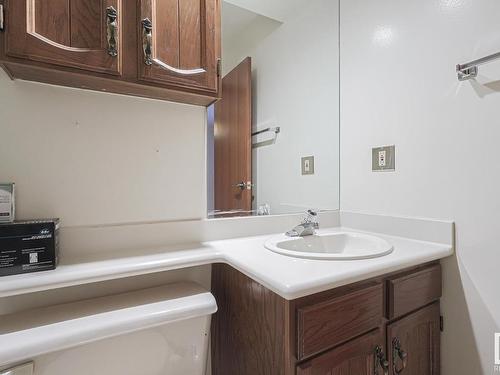 7518 183A Street Nw, Edmonton, AB - Indoor Photo Showing Bathroom