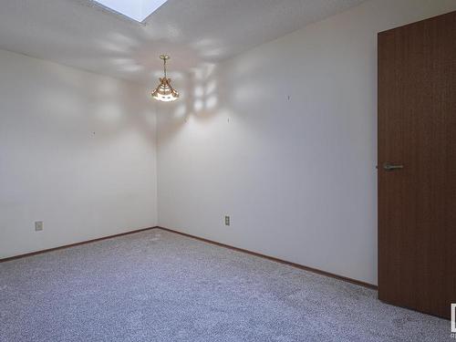 7518 183A Street Nw, Edmonton, AB - Indoor Photo Showing Other Room