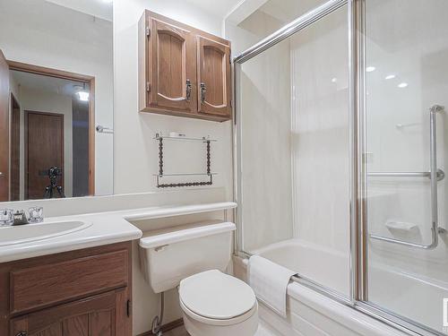 7518 183A Street Nw, Edmonton, AB - Indoor Photo Showing Bathroom