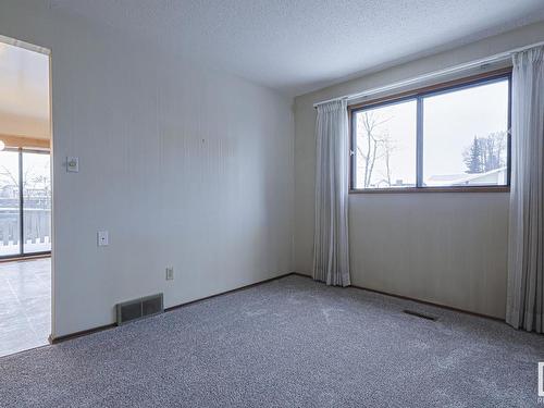 7518 183A Street Nw, Edmonton, AB - Indoor Photo Showing Other Room