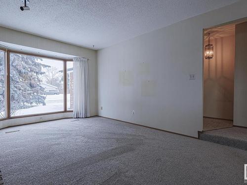 7518 183A Street Nw, Edmonton, AB - Indoor Photo Showing Other Room