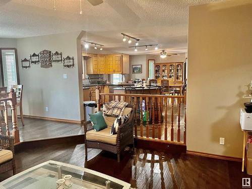 4126 46 Street, Vegreville, AB - Indoor Photo Showing Dining Room