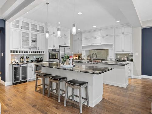 2231 Warry Loop, Edmonton, AB - Indoor Photo Showing Kitchen With Upgraded Kitchen