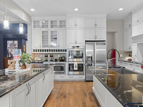 2231 Warry Loop, Edmonton, AB - Indoor Photo Showing Kitchen With Double Sink With Upgraded Kitchen