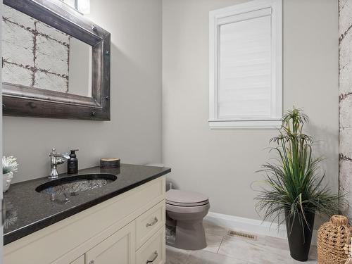 2231 Warry Loop, Edmonton, AB - Indoor Photo Showing Bathroom