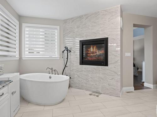 2231 Warry Loop, Edmonton, AB - Indoor Photo Showing Bathroom