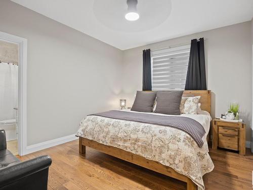 2231 Warry Loop, Edmonton, AB - Indoor Photo Showing Bedroom