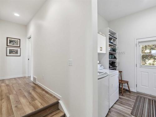 56220 Rge Rd 231, Rural Sturgeon County, AB - Indoor Photo Showing Laundry Room