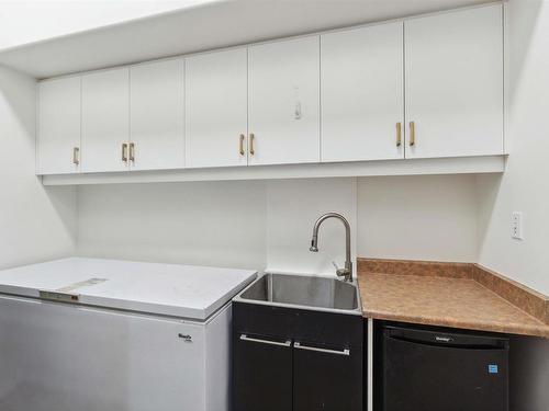 56220 Rge Rd 231, Rural Sturgeon County, AB - Indoor Photo Showing Laundry Room