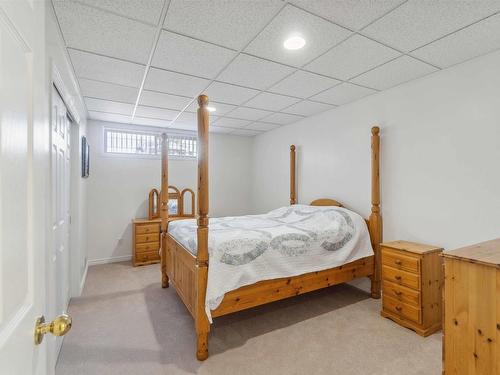 56220 Rge Rd 231, Rural Sturgeon County, AB - Indoor Photo Showing Bedroom