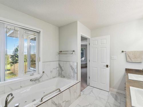 56220 Rge Rd 231, Rural Sturgeon County, AB - Indoor Photo Showing Bathroom