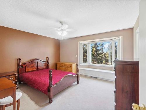 56220 Rge Rd 231, Rural Sturgeon County, AB - Indoor Photo Showing Bedroom