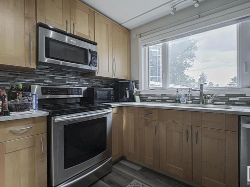 4807 122A Street, Edmonton, AB - Indoor Photo Showing Kitchen