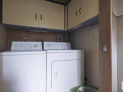 4807 122A Street, Edmonton, AB - Indoor Photo Showing Laundry Room