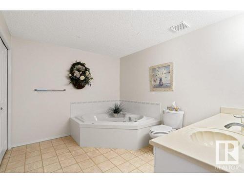 13825 130 Avenue, Edmonton, AB - Indoor Photo Showing Bathroom