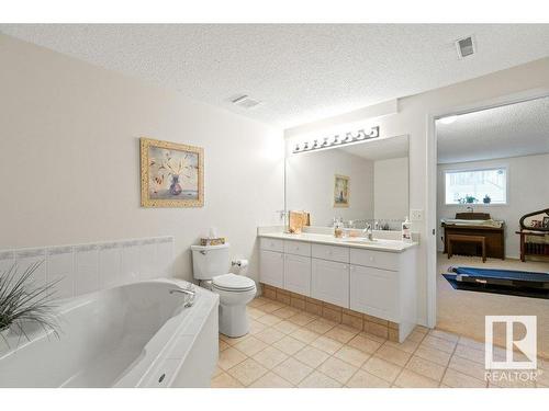 13825 130 Avenue, Edmonton, AB - Indoor Photo Showing Bathroom