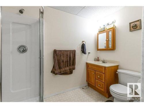 12928 137 Street, Edmonton, AB - Indoor Photo Showing Bathroom