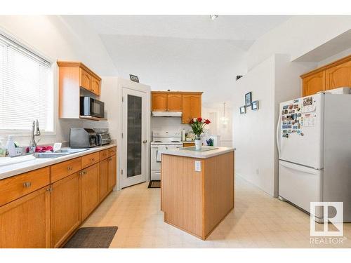 12928 137 Street, Edmonton, AB - Indoor Photo Showing Kitchen